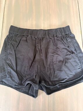 Madewell black pull on shorts